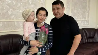 Әуежайдағы кепілге алу оқиғасы: Мұса Әбдірайым құтқарылған қызбен кездесті