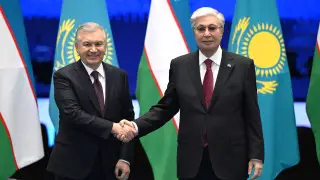 Тоқаев Мирзиёевтің шақыруымен Өзбекстанға барады