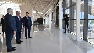Тоқаев Шымкент әуежайының жаңа терминалын аралап көрді
