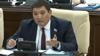 “Үш жыл бойы қайда болдыңыздар?“ - депутат министрге шүйлікті
