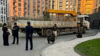 Қайғылы оқиға: Астанада көпқабатты үйдің ауласында жүк көлігі баланы қағып кетті