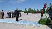 Тоқаев саяси қуғын-сүргін құрбандарының мемориалды-мұражай кешеніне гүл шоғын қойды