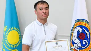 Алматы әкімдігінде адамдарды өрттен құтқарған қала тұрғыны марапатталды