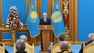 Тоқаев дәрігерлердің жұмысына кедергі келтіретіндерге ескерту жасады