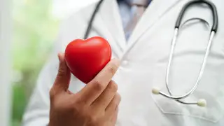 Қазақстандық дәрігерлер жүрекке жыл сайын мыңдаған ашық операция жасайды - Тоқаев