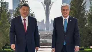 Тоқаев Ақордада Си Цзиньпинді қарсы алды