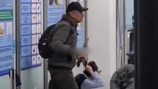 Әуежайда қызды кепілге алу оқиғасы: сот кейінге шегерілді