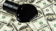 Мұнай бағасы құлдырады: Brent 70 доллардан төмен түсті