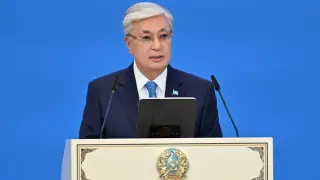 Вейп, сталкинг және қыз алып қашу: Тоқаев жаңа заңға қол қойды