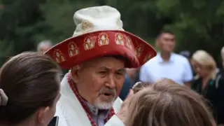 Мафияның кегі: Амантай қажы әйел адамды не себепті итеріп жібергенін түсіндірді