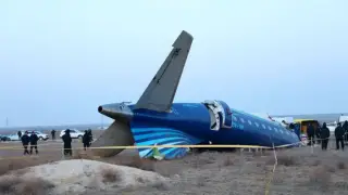 Ақтау маңындағы ұшақ апаты: Вице-премьер ұшақтың зақымдану себебін айта алмады
