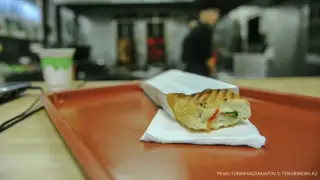 СҚО-да стадионда сатылған донерден үш бала мен бір ересек адам уланды