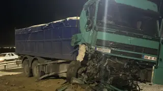 Астана маңында жүк көлігі қарсы жолаққа шығып кетті: бір адам қаза тапты