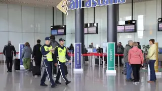 Алматы әуежайында шетелдіктің “әзілі“ полицейлерге “өтпеді“