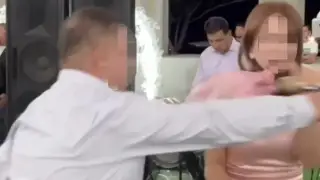 “Ештеңе істей алмайсың“. Тойда соққыға жығылған әнші өзіне қоқан-лоқы жасалғанын айтты