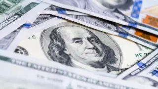 Доллар бағамы 2,6 теңгеге арзандады