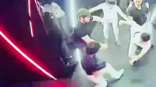 Астанада түнгі клубтағы адам өлімі: видео пайда болды