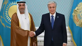 Тоқаев БАӘ Қорғаныс істері жөніндегі мемлекеттік министрін қабылдады