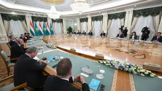 Қазақстан мен Мажарстан президенттері кеңейтілген құрамда келіссөз жүргізді