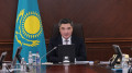 Премьер-министр Бектенов Үкімет отырысынан аяқ асты шығып кетті