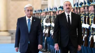 Тоқаев Ақордада Әзербайжан президентін қарсы алды (видео)