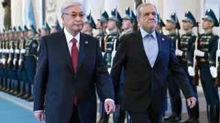 Тоқаев Ақордада Иран президенті Пезешкианды қарсы алды