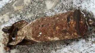 Маңғыстаулық аңшы Каспий жағалауынан әуебомбасын тауып алды