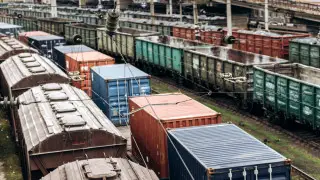 Жамбыл облысында Қорғаныс министрлігінің жүгі тиелген вагондар рельстен шығып кетті