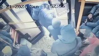 Алматы тұрғыны автобустан құлап, омыртқасын сындырып алған