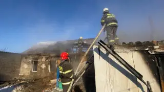 Павлодар облысында төрт бала өртеніп жатқан үйде қалып қойған: қаза тапқандар бар