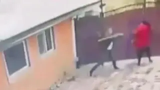 Мүлікті қиратып, соққыға жыққан: Желіде Қаскелеңдегі отбасылық жанжалдың видеосы тарады