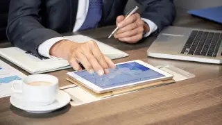 “Кейде не істерін білмей, пікір таластырып отырады“. “Бәйтеректің“ басшысы Президенттің сынына қатысты сұраққа жауап берді