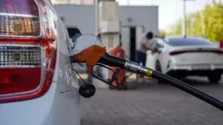 Бензин бағасы бір жылда қалай өзгерді және алда не күтеді?