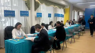 Олжас Бектенов референдумда дауыс берді