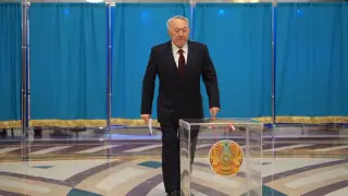 Нұрсұлтан Назарбаев референдумда дауыс берді