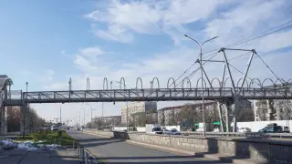 Алматыдағы әл-Фараби даңғылында ер адам көпірден құлап, қаза тапты