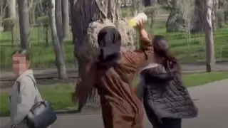 “Жұдырық ала жүгіріп, тас лақтырды“. Алматы тұрғындары жасөспірімдердің оғаш әркетіне шағымданды