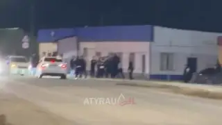 Атырау облысында бір топ жігіт полицейлерді ұрып кеткен