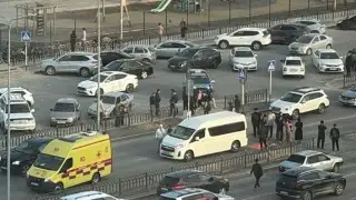 Атырауда мектеп маңында бірінші сынып оқушысын минивэн қағып кетті