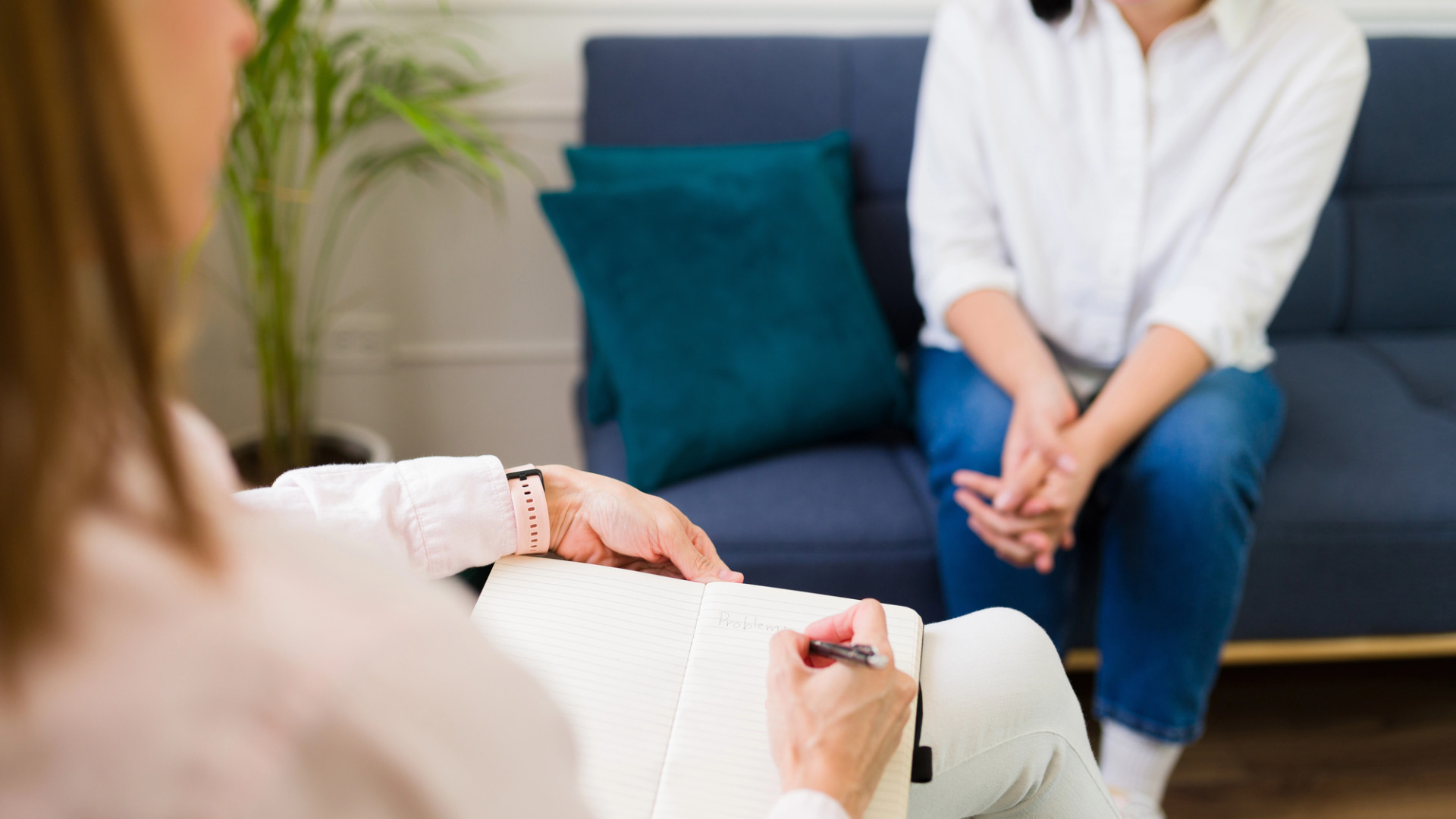 “Кез келген адам өзін психологпын дей алады“: Қазақстанда жаңа заң талқыланып жатыр