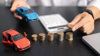 Көлік салығы бойынша берешек: қазақстандықтардың шоттары бұғатталып, елден шығуға тыйым салынуы мүмкін