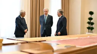 Мирзиёев Тоқаевқа тарихи құжаттарды табыстады
