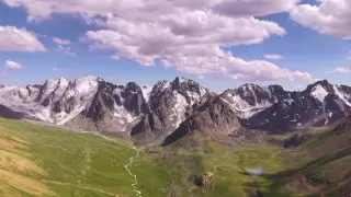 “Доломит таулар“. Саяхатшы Алматыға жақын жердегі таңғажайып локацияны көрсетті