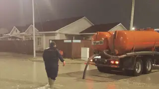 Нөсер жаңбырдан кейін Атырауды су басты - видео