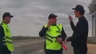 Қазнетте полицей мен жүргізуші арасындағы ерекше диалогтың видеосы тарады