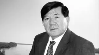 Тракторшыдан мінберге дейін: Мұхтар Шахановтың өмір жолы