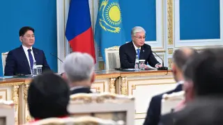 Тоқаев пен Хурэлсух БАҚ өкілдеріне арналған брифинг өткізді