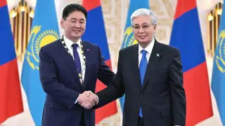 Тоқаев Моңғолия президентін “Алтын Қыран“ орденімен марапаттады