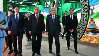 Президенттер Өңірлік экологиялық саммиттің көрме павильондарын аралады