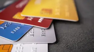 Кредиттік картаны қалай қауіпсіз әрі тиімді пайдалануға болады: ҚНРДА түсіндірді